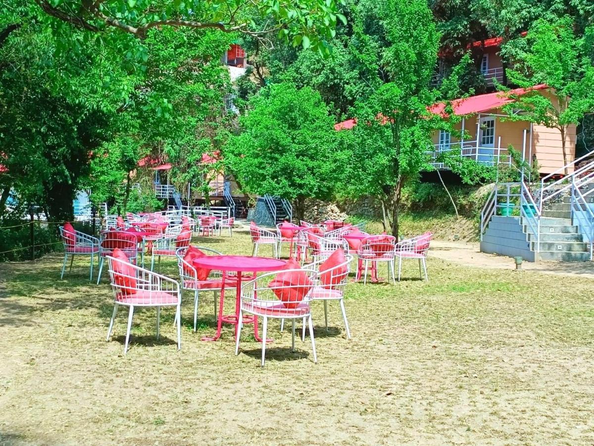 Aamod At Shoghi Luxury Cottage Resort Shimla Eksteriør billede